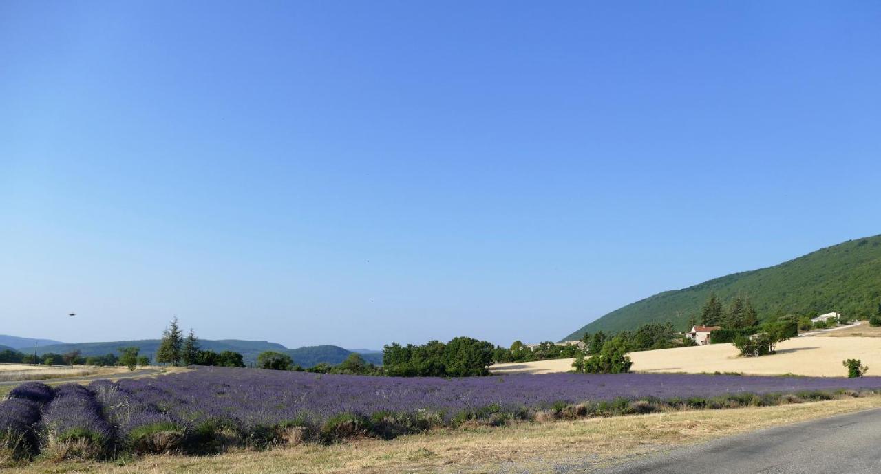 Les Bois Rouges Bed & Breakfast La Rochegiron ภายนอก รูปภาพ