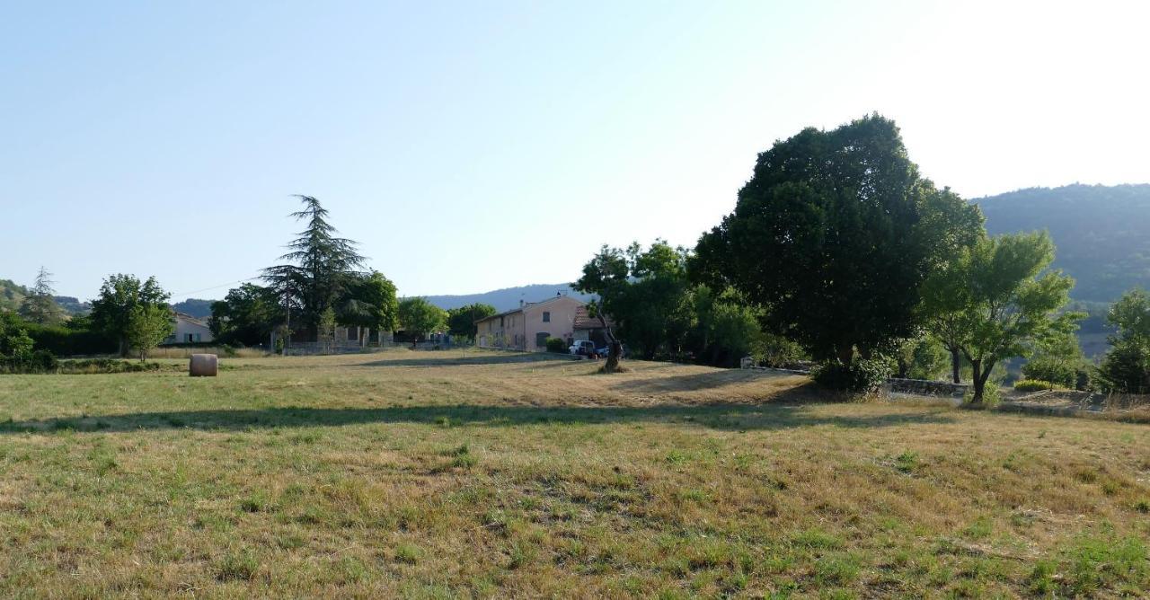 Les Bois Rouges Bed & Breakfast La Rochegiron ภายนอก รูปภาพ
