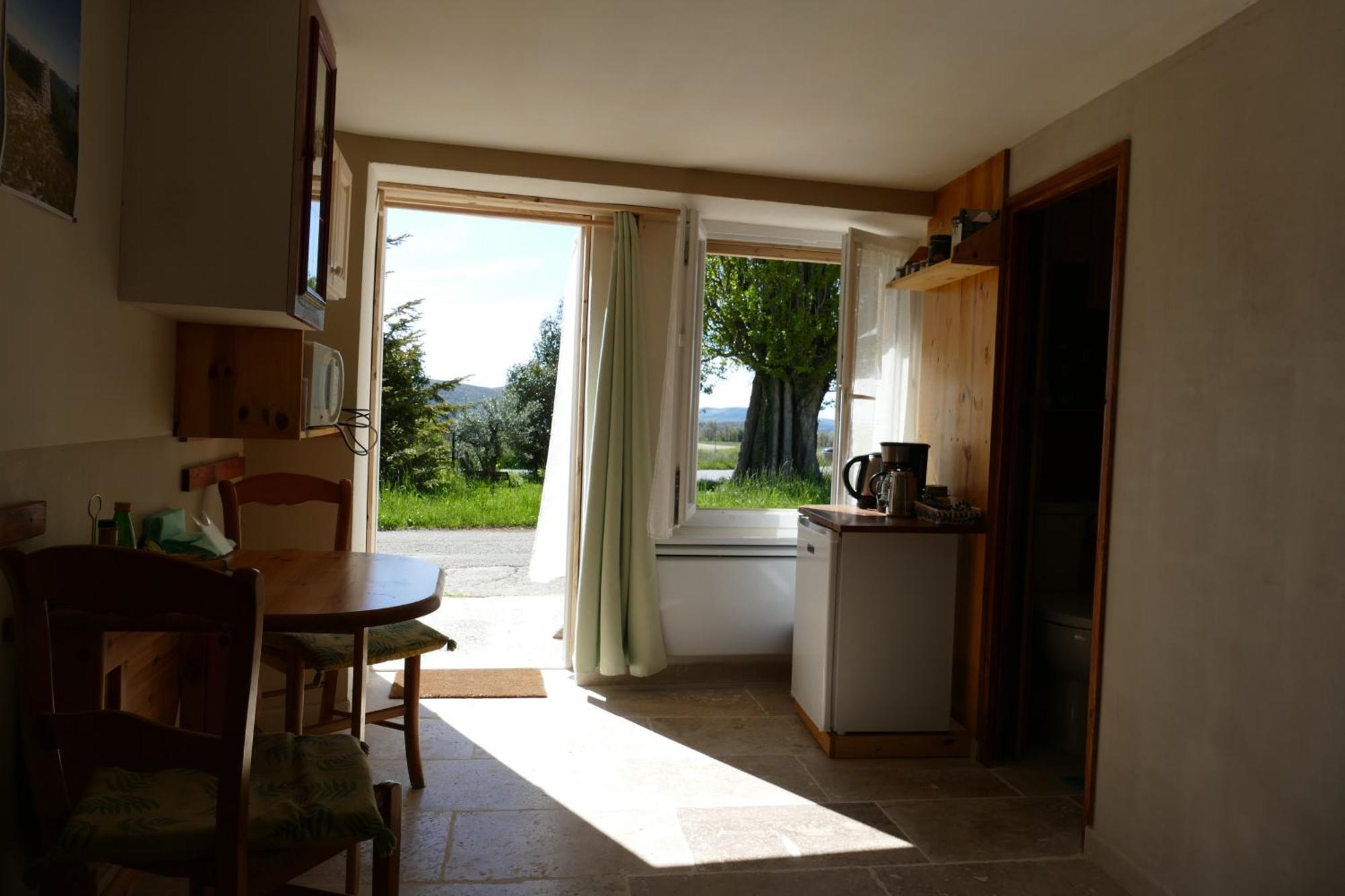 Les Bois Rouges Bed & Breakfast La Rochegiron ภายนอก รูปภาพ
